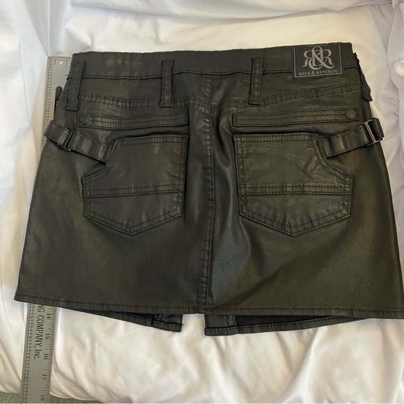 Rock & Republic Black Mini Skirt, Size 4, button up; Cotton / Spandex blend - Picture 5 of 6